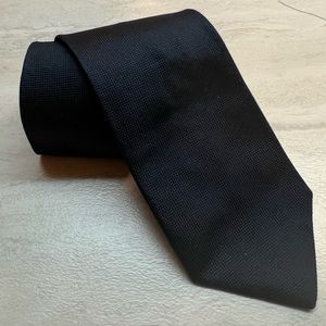 Banana Republic Silk Navy Blue solid color tie